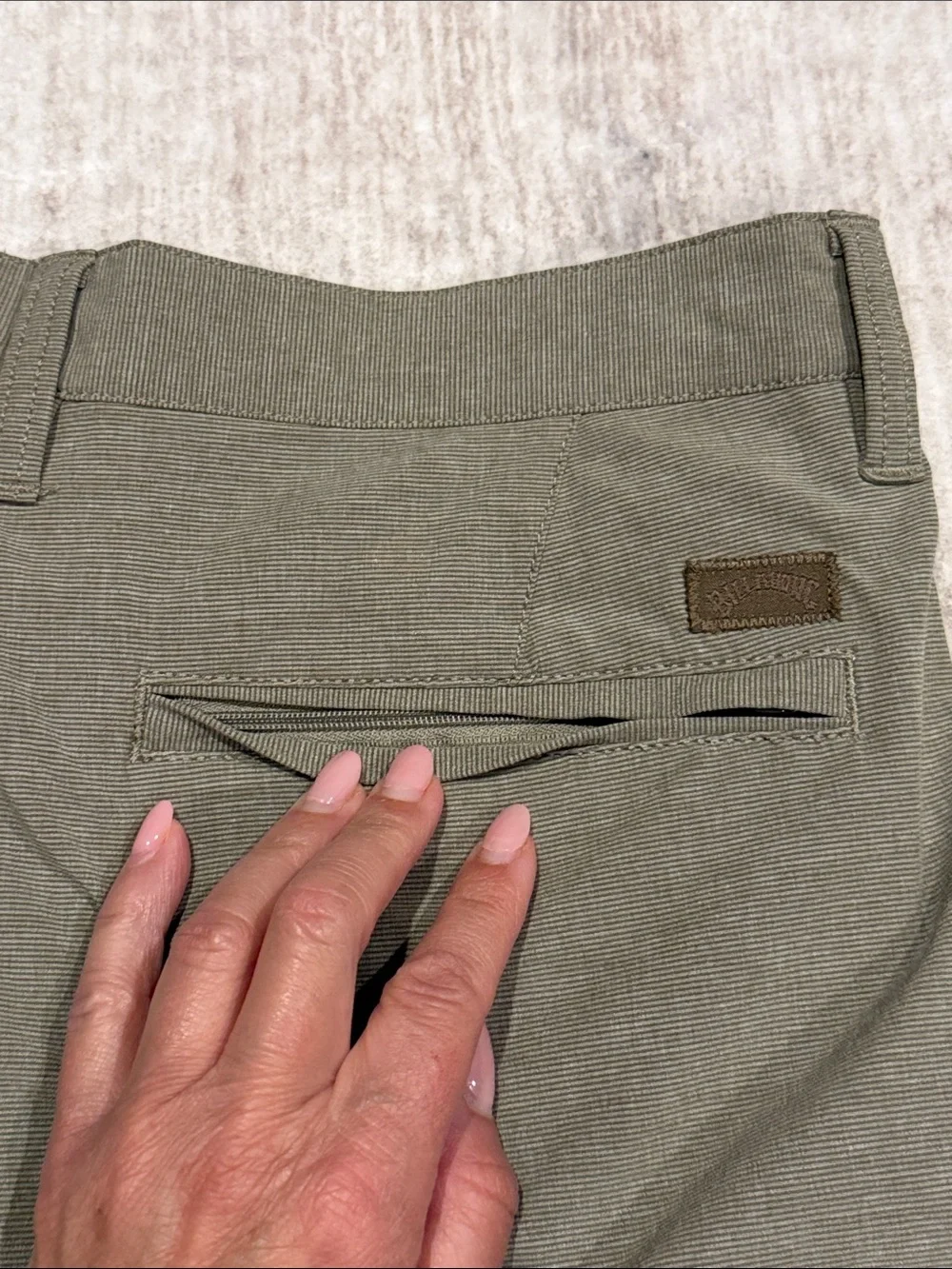 NWT Billabong Men's khaki crossfire submersible Performance Shorts. Size 30 mens
